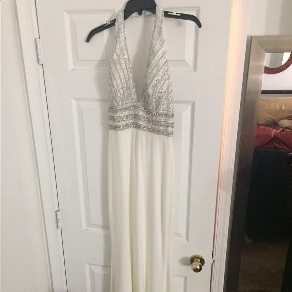 A beautiful halter neck JaszCouture prom dress - Picture 2 of 3